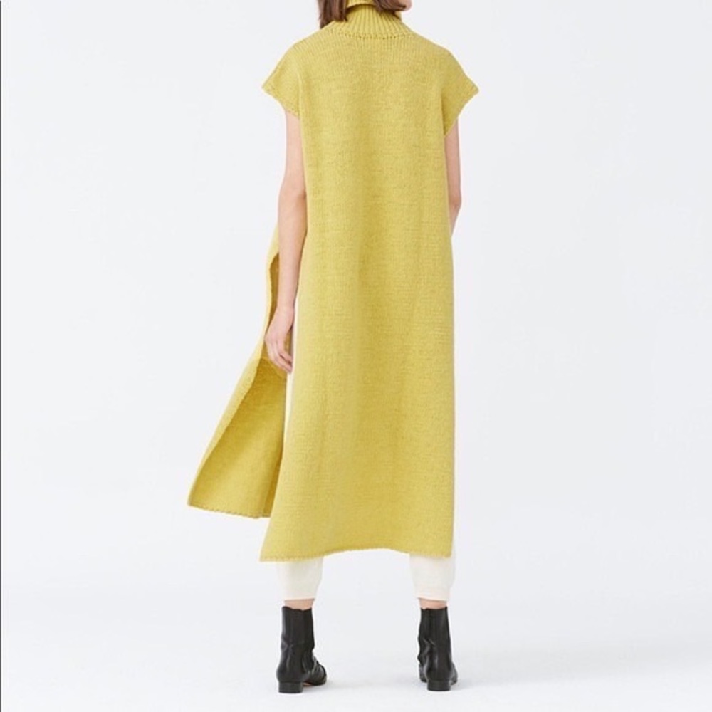 Babaa cape in Acacia